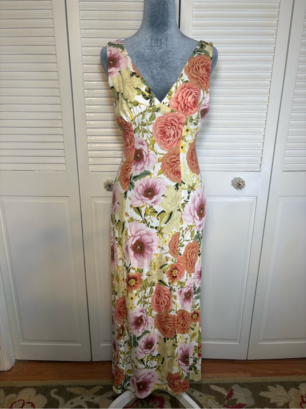 Anthropologie Paper Heart Floral V-Neck Maxi Dress in Peach and Pink Size Small